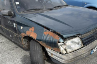 Interrupteur de leve vitre avant gauche PEUGEOT 205