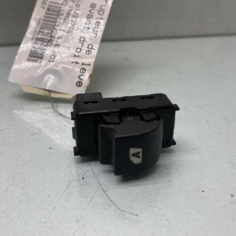 Interrupteur de leve vitre avant droit CITROEN BERLINGO 2 Photo n°1