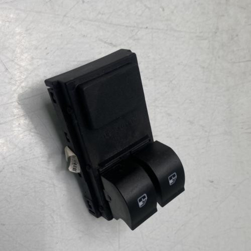 Interrupteur de leve vitre avant gauche FIAT GRANDE PUNTO Photo n°1