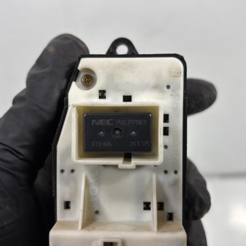 Interrupteur de leve vitre avant gauche TOYOTA RAV4 2 Photo n°4