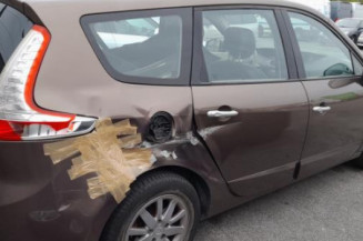 Eclairage de plaque RENAULT GRAND SCENIC 3