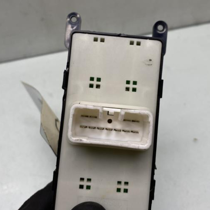 Interrupteur de leve vitre avant gauche KIA RIO 3 Photo n°3