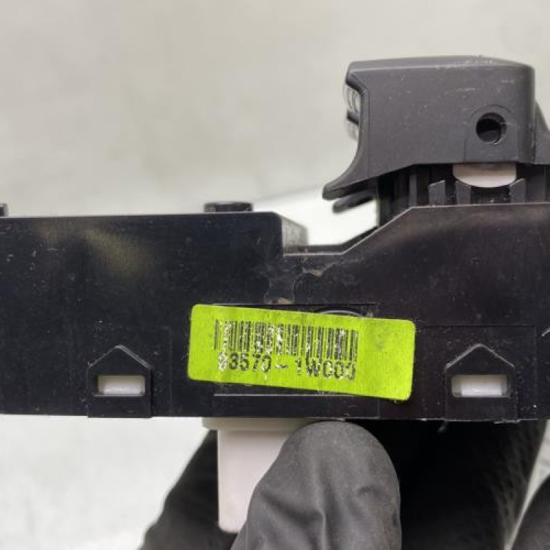 Interrupteur de leve vitre avant gauche KIA RIO 3 Photo n°4