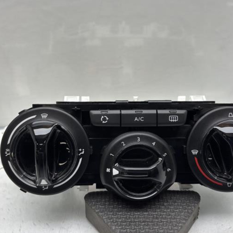 Commande chauffage PEUGEOT 208 1 Photo n°1