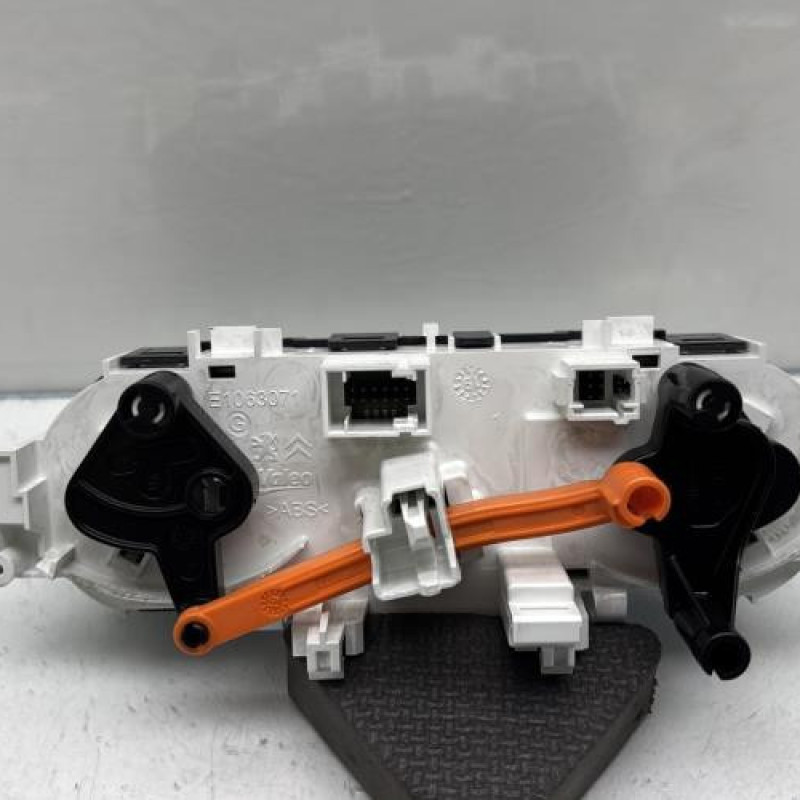 Commande chauffage PEUGEOT 208 1 Photo n°2