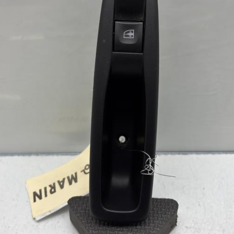 Interrupteur de leve vitre arriere gauche RENAULT CAPTUR 1 Photo n°3