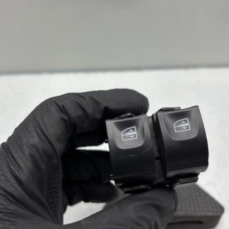 Interrupteur de leve vitre avant gauche RENAULT CAPTUR 1