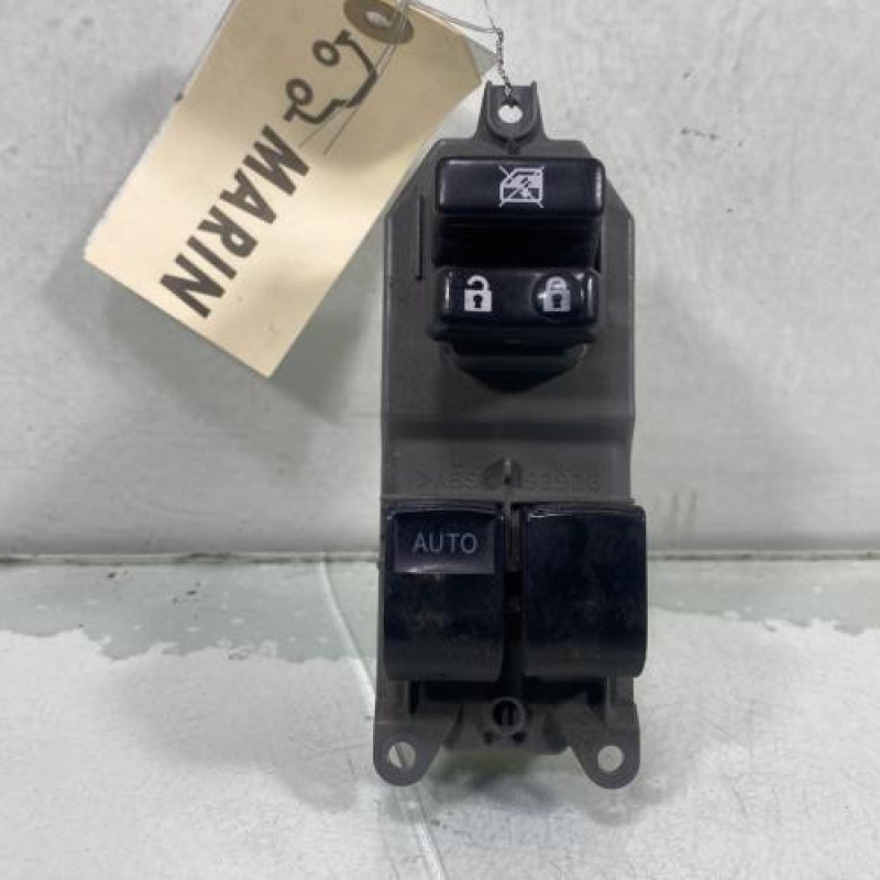 Interrupteur de leve vitre avant gauche TOYOTA YARIS 2 Photo n°1