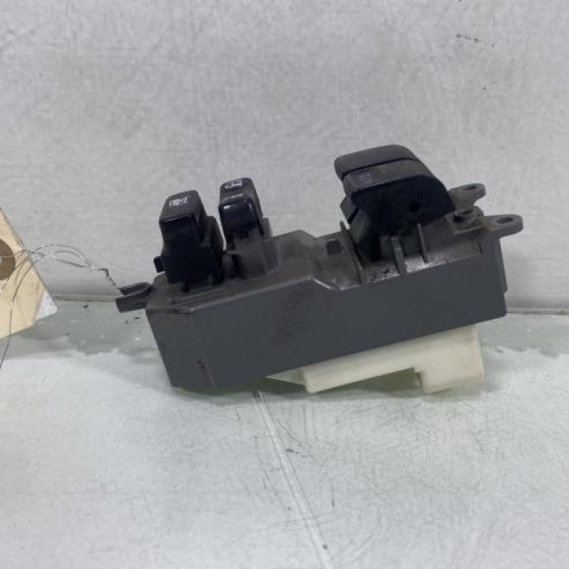 Interrupteur de leve vitre avant gauche TOYOTA YARIS 2 Photo n°3