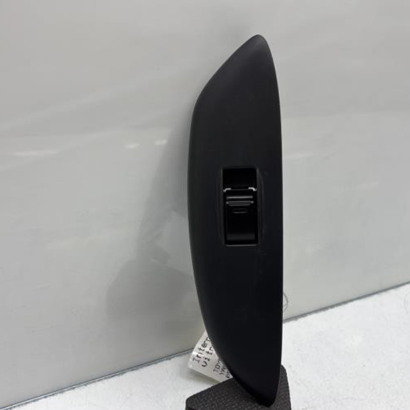 Interrupteur de leve vitre avant droit TOYOTA YARIS 1 Photo n°1