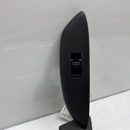 Interrupteur de leve vitre avant droit TOYOTA YARIS 1 Photo n°1