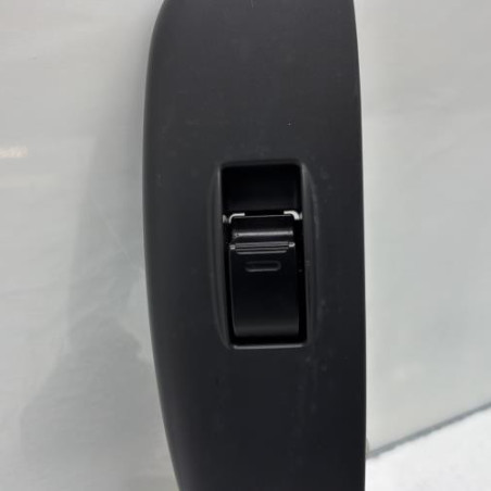 Interrupteur de leve vitre avant droit TOYOTA YARIS 1