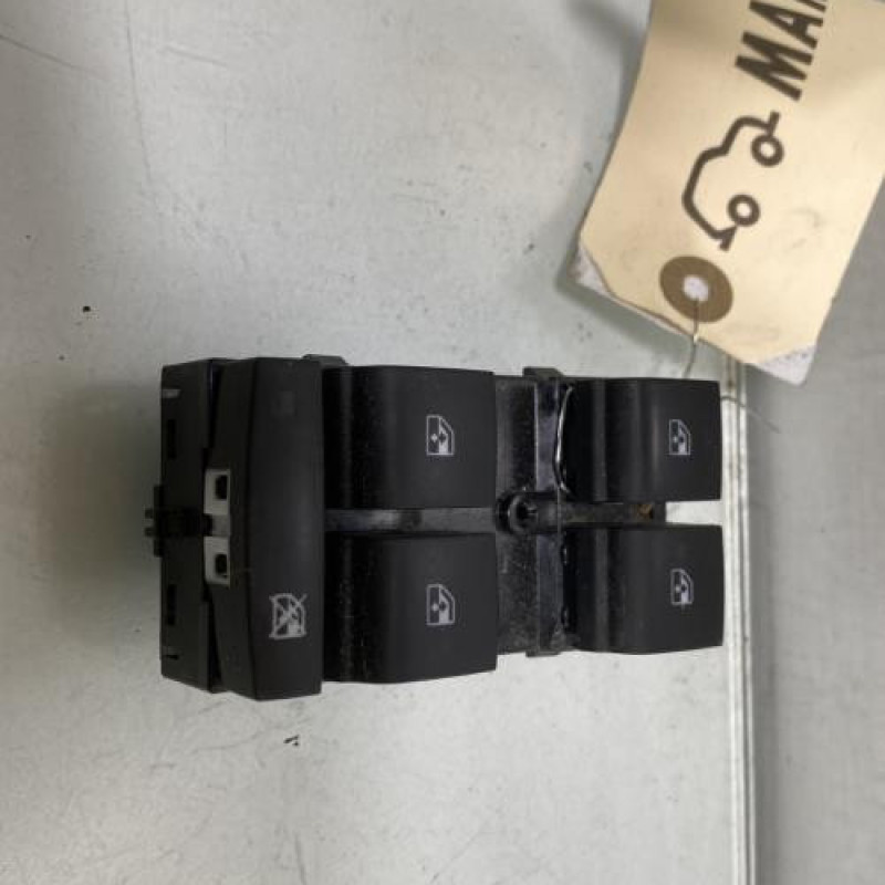 Interrupteur de leve vitre avant gauche OPEL ASTRA K Photo n°1