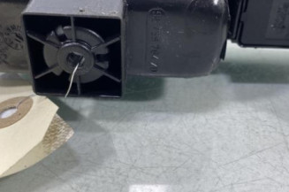 Interrupteur de leve vitre arriere gauche PEUGEOT 3008 1