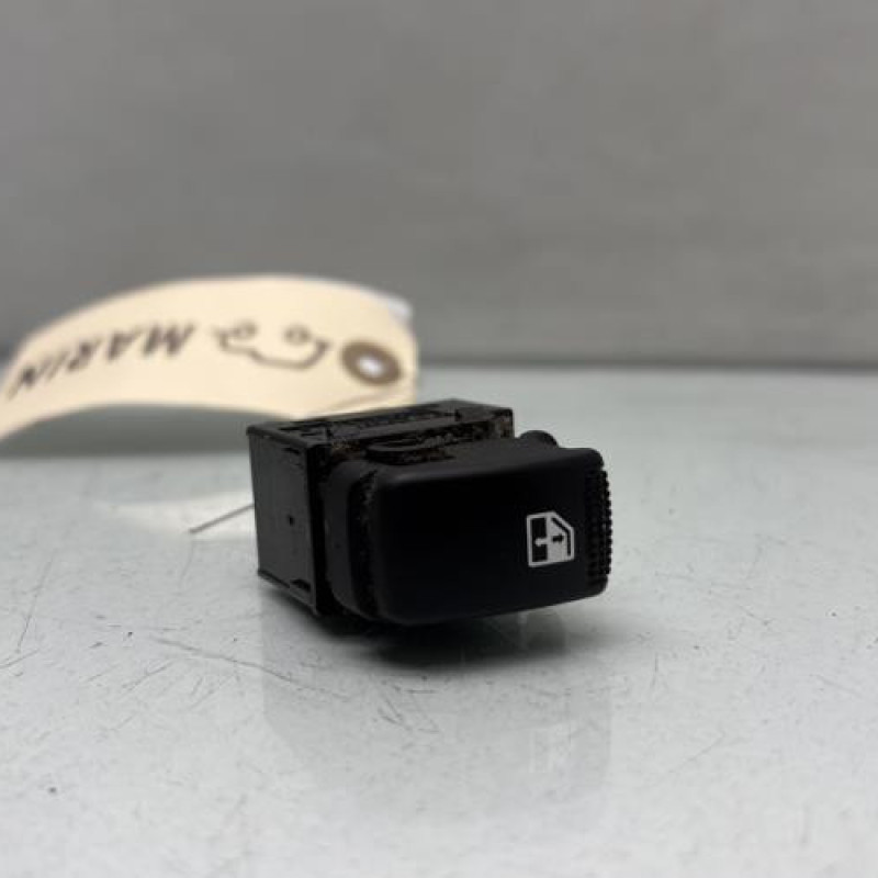 Interrupteur de leve vitre avant droit HYUNDAI TUCSON 1 Photo n°1