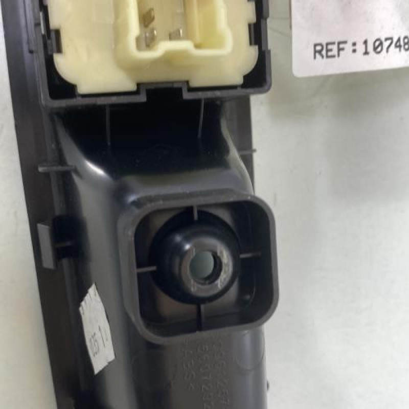 Interrupteur de leve vitre avant gauche RENAULT TWINGO 3 Photo n°4