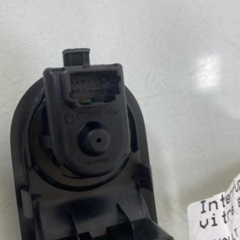 Interrupteur de leve vitre avant gauche RENAULT TWINGO 3 Photo n°6