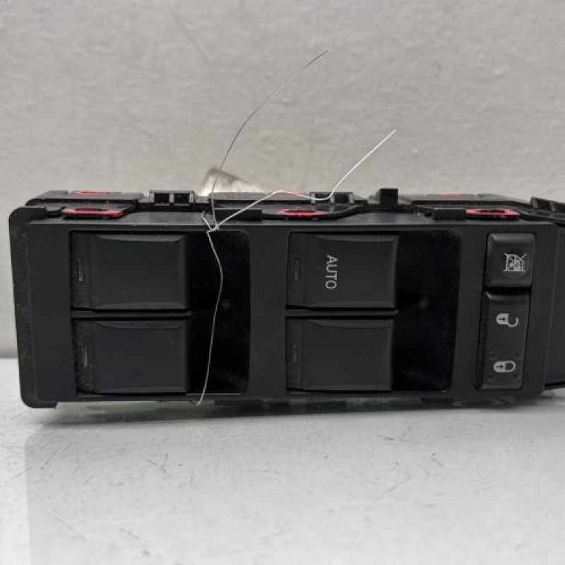 Interrupteur de leve vitre avant gauche DODGE CALIBER Photo n°1