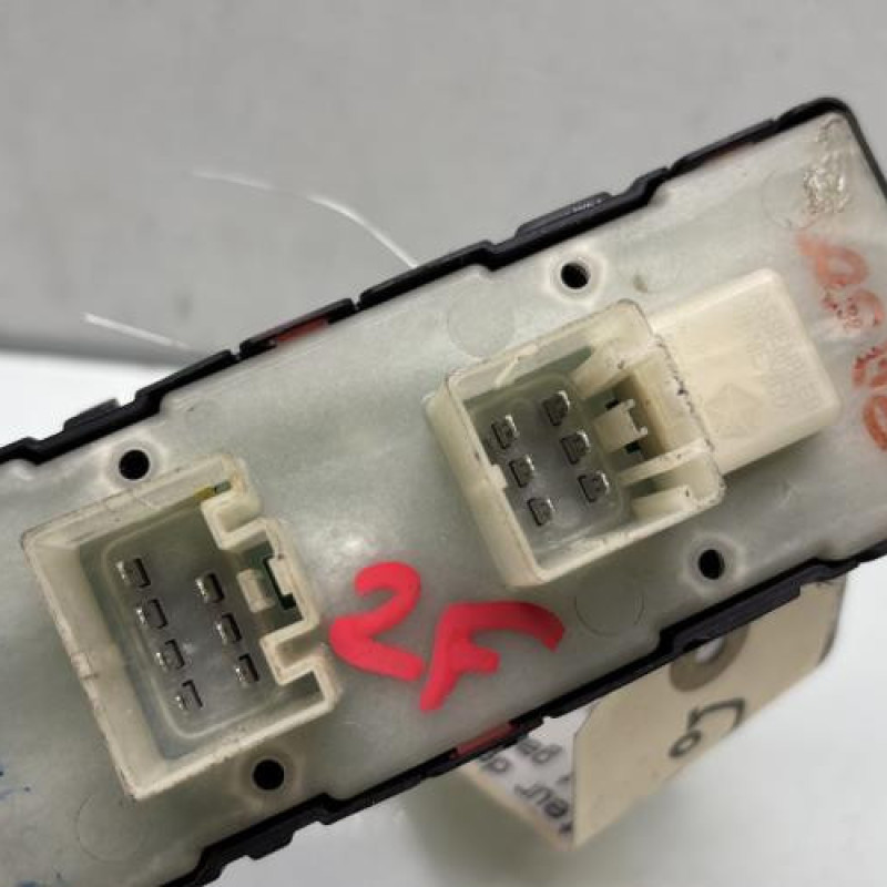 Interrupteur de leve vitre avant gauche DODGE CALIBER Photo n°3