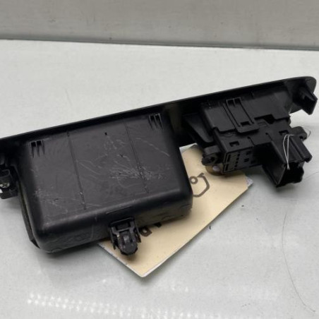 Interrupteur de leve vitre arriere droit NISSAN QASHQAI 1