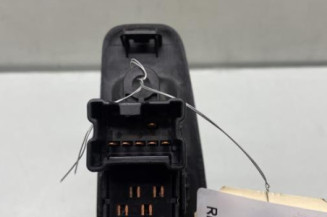 Interrupteur de leve vitre arriere droit NISSAN QASHQAI 1