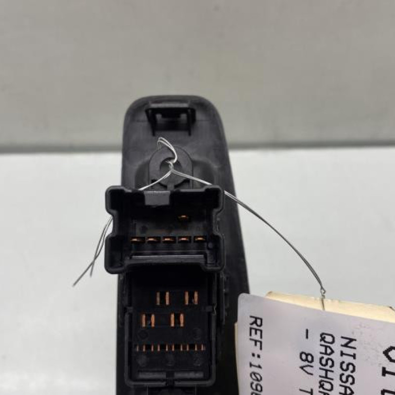 Interrupteur de leve vitre arriere droit NISSAN QASHQAI 1 Photo n°3