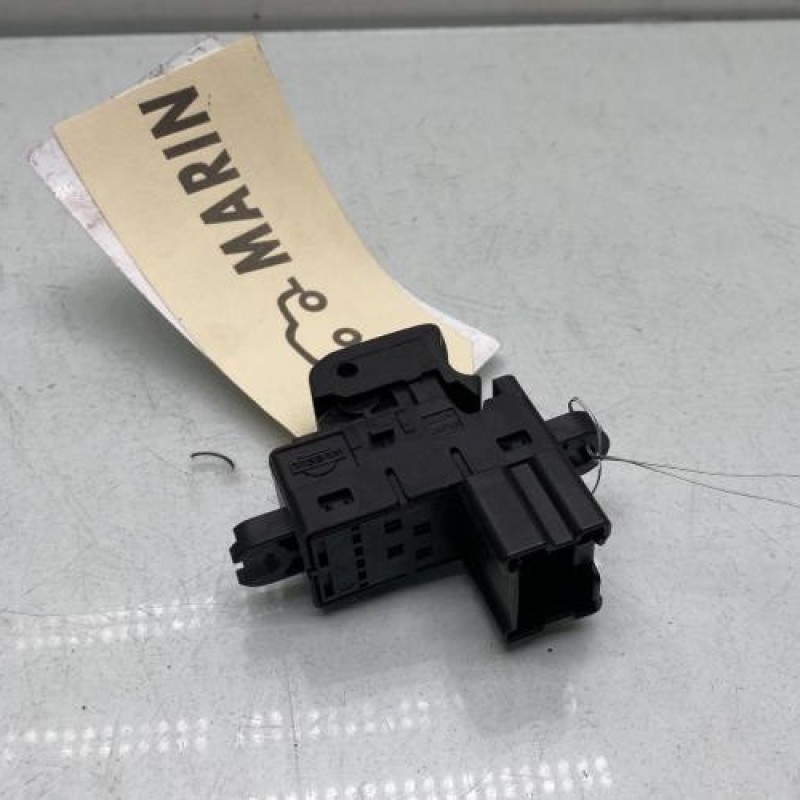 Interrupteur de leve vitre arriere gauche NISSAN QASHQAI 1 Photo n°2