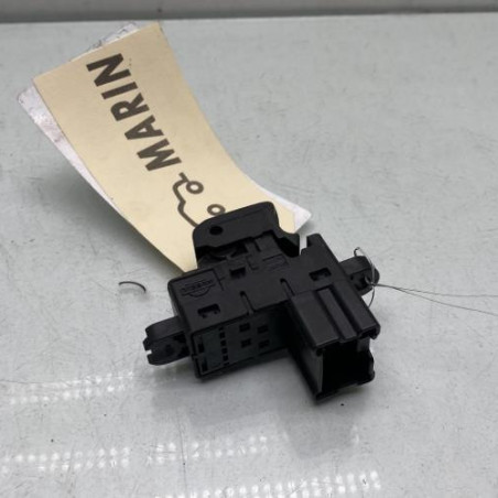 Interrupteur de leve vitre arriere gauche NISSAN QASHQAI 1