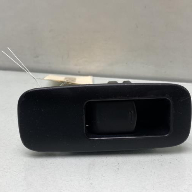 Interrupteur de leve vitre avant droit NISSAN QASHQAI 1 Photo n°1