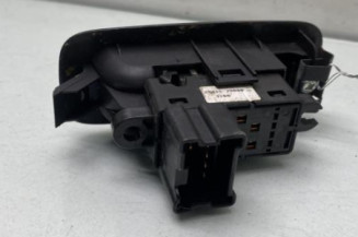 Interrupteur de leve vitre avant droit NISSAN QASHQAI 1