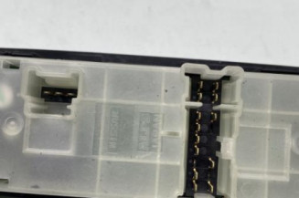 Interrupteur de leve vitre avant gauche NISSAN QASHQAI 1