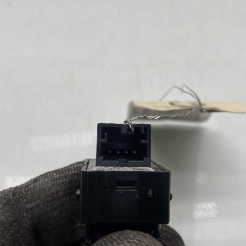 Interrupteur de leve vitre arriere gauche AUDI A4 4 Photo n°4