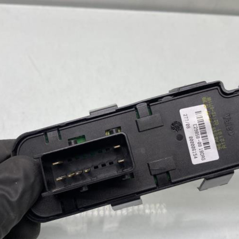 Interrupteur de leve vitre avant gauche PEUGEOT 207 Photo n°3