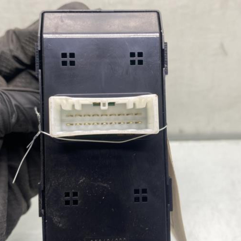 Interrupteur de leve vitre avant gauche KIA PICANTO 3 Photo n°3