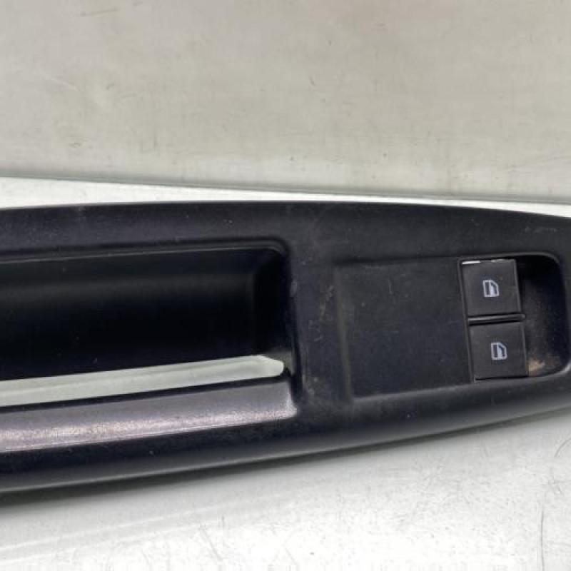 Interrupteur de leve vitre avant gauche VOLKSWAGEN POLO 4 Photo n°1