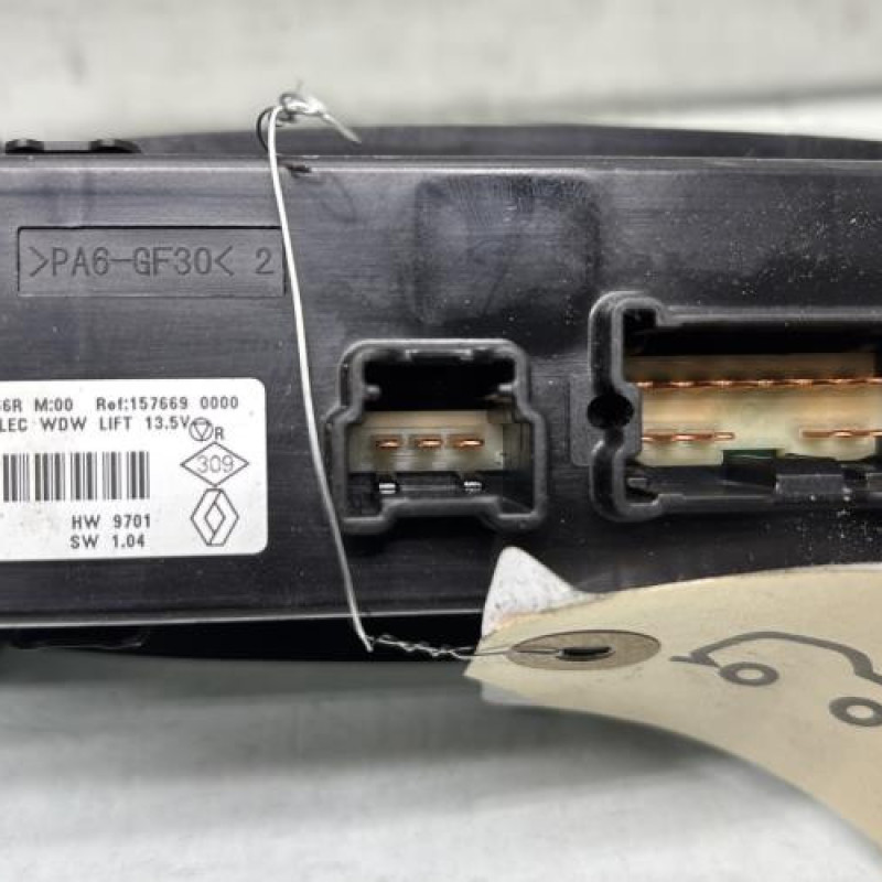 Interrupteur de leve vitre avant gauche RENAULT KADJAR Photo n°5