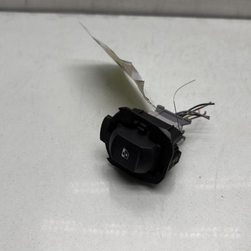 Interrupteur de leve vitre avant droit RENAULT VEL SATIS Photo n°1