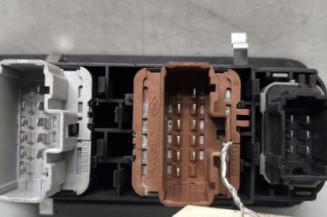 Interrupteur de leve vitre avant gauche RENAULT VEL SATIS