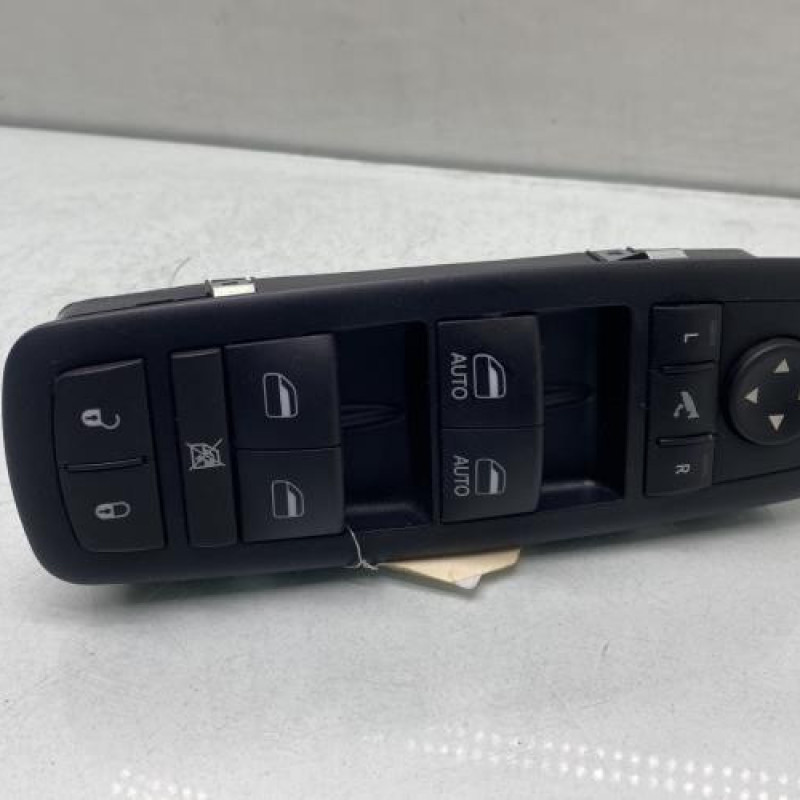 Interrupteur de leve vitre avant gauche JEEP CHEROKEE 4 Photo n°1