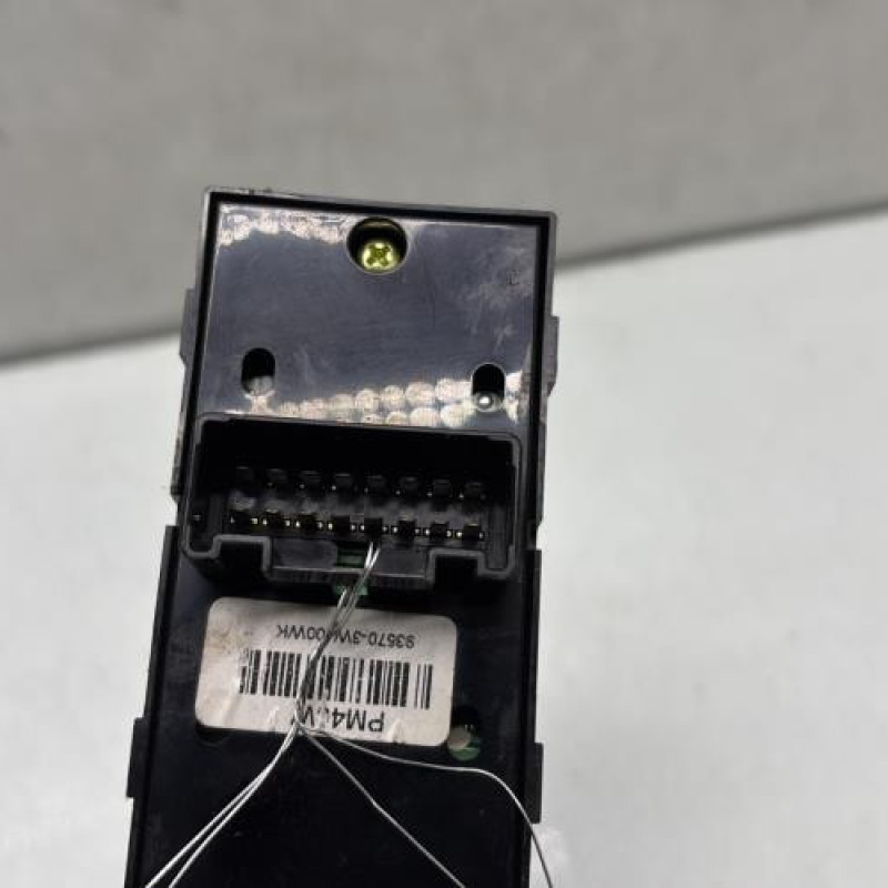 Interrupteur de leve vitre avant gauche KIA SPORTAGE 3 Photo n°3