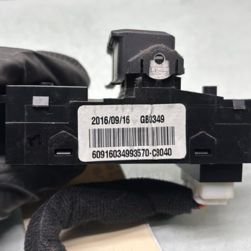 Interrupteur de leve vitre avant gauche HYUNDAI I 20 2 Photo n°2