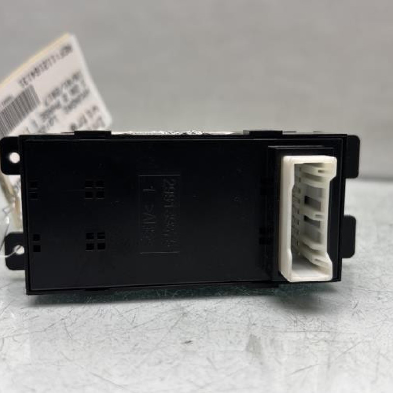 Interrupteur de leve vitre avant gauche HYUNDAI I 20 2 Photo n°3