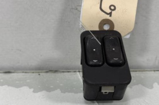 Interrupteur de leve vitre avant gauche OPEL CORSA C Photo n°1