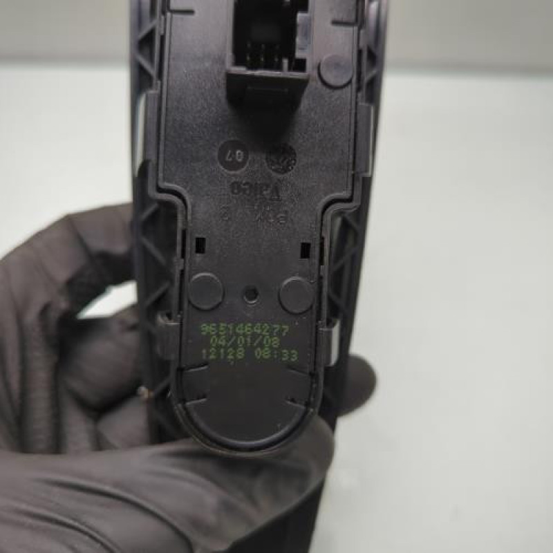 Interrupteur de leve vitre avant gauche CITROEN C4 1 Photo n°4