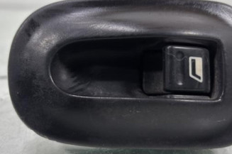 Interrupteur de leve vitre avant droit PEUGEOT 306