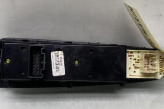 Interrupteur de leve vitre avant gauche KIA SPORTAGE 3