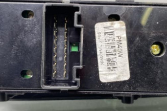 Interrupteur de leve vitre avant gauche KIA SPORTAGE 3