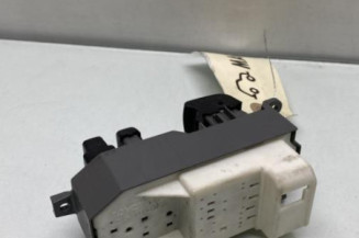 Interrupteur de leve vitre avant gauche TOYOTA YARIS 2