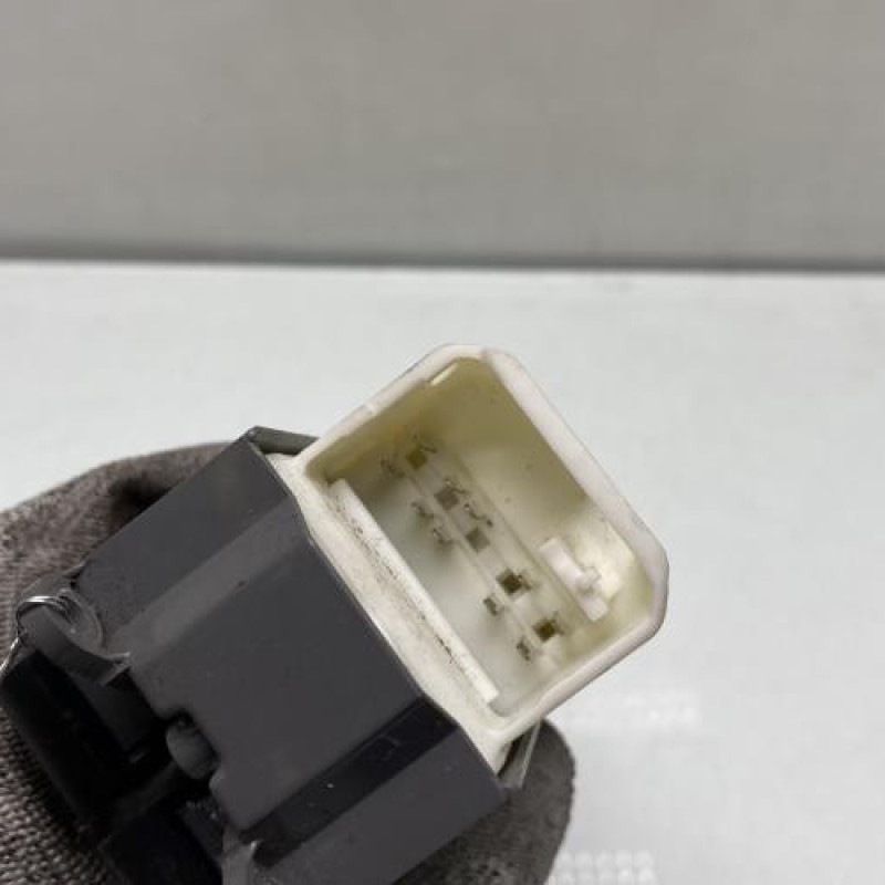 Interrupteur de leve vitre avant gauche TOYOTA YARIS 2 Photo n°3