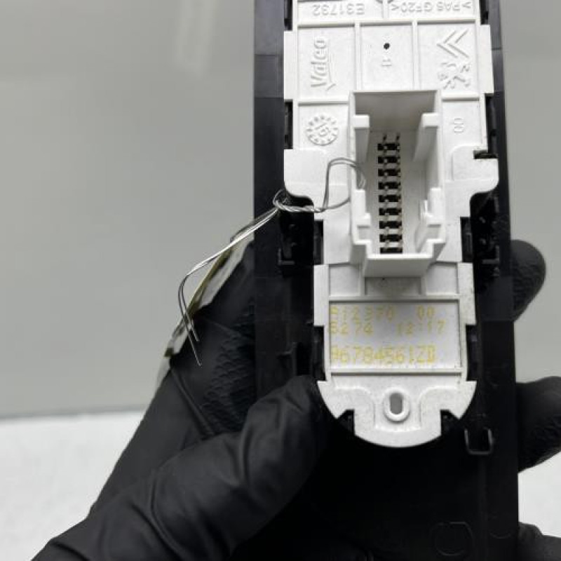 Interrupteur de leve vitre avant gauche PEUGEOT EXPERT 3 Photo n°7